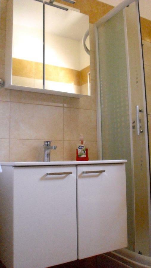 A&L Apartment Sukosan Luaran gambar